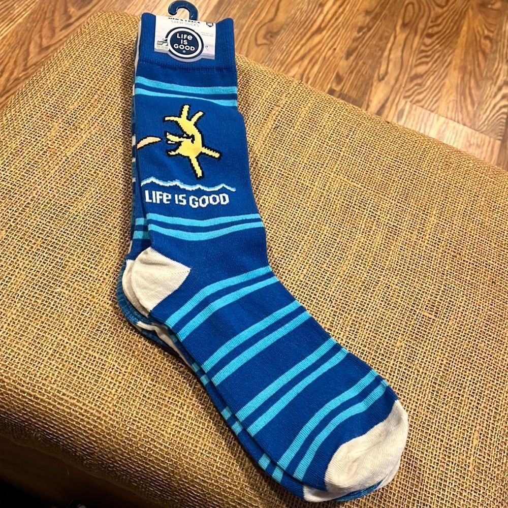 NWT Life is Good socks